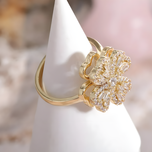 Anillo Trebol de Corazones Giratorio
